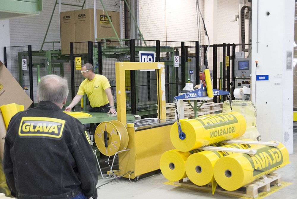 ITO-anlegg hos Glava. Palletering og heis. bilde