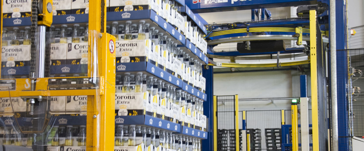 palletering hos Ringnes. bilde